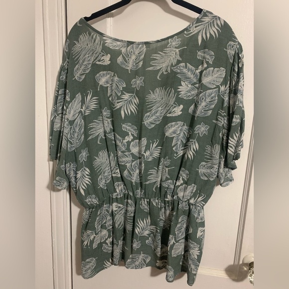Lush Flutter Sleeve Top Olive Green XXL - Picture 4 of 15